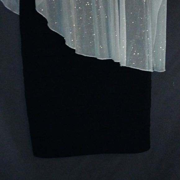 Dress - Picture 3 of 9